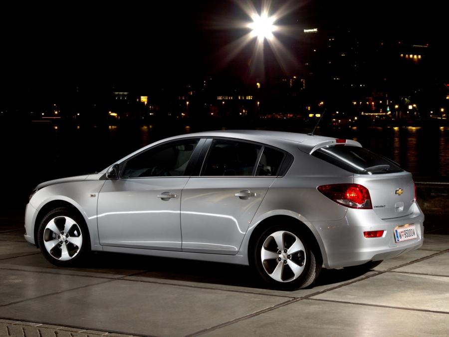  Chevrolet Cruze Hatchback 2011 года  (фото 7 из 19)